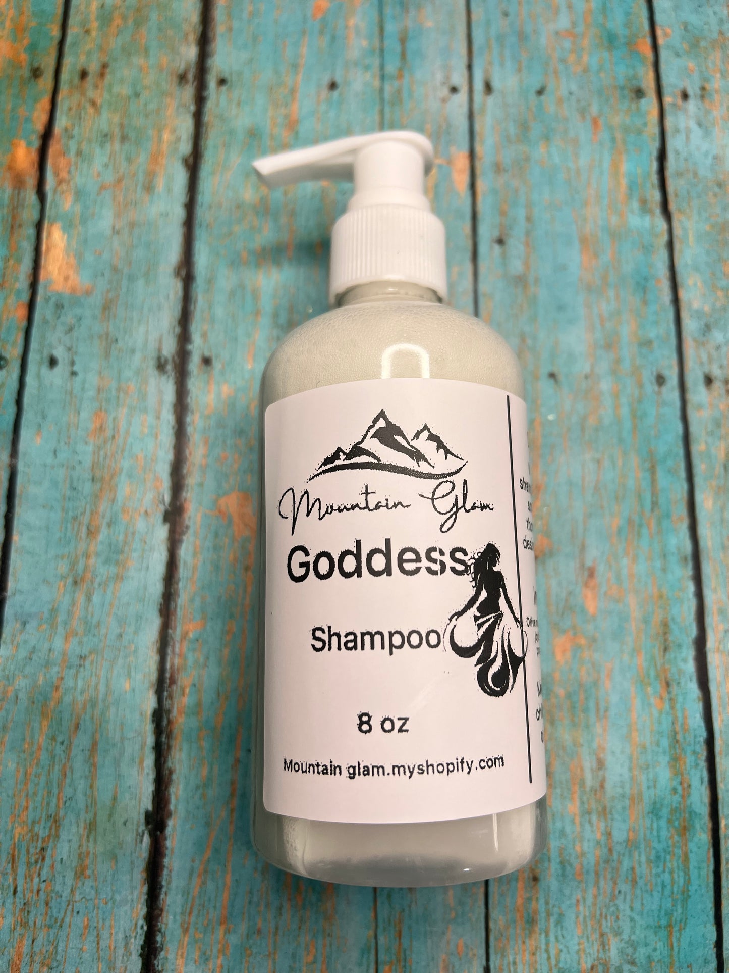 Shampoos and conditioners, shampoo bars . All Natural. Sulfate free